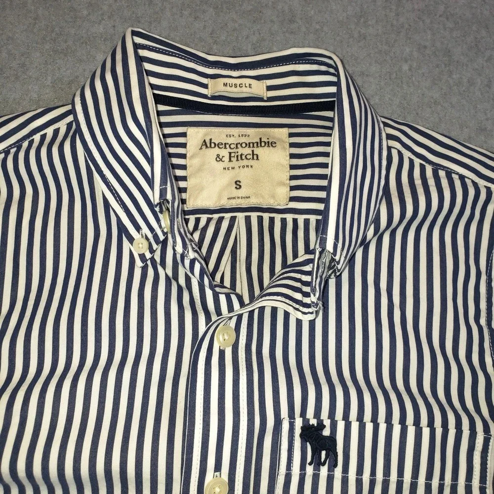 Abercrombie & Fitch Muscle Button Up Shirt Men Blue White Stripe Sz S Moose Logo